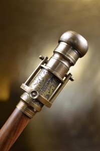 Vycházková hůl sběratelská s kompasem a dalekohledem Steampunk